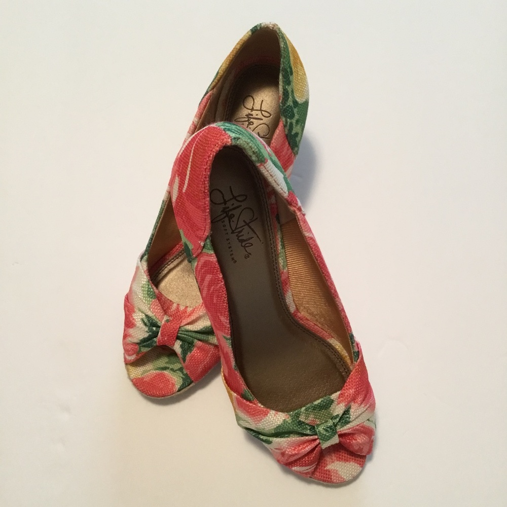 Life Stride Soft System Women’s Floral Print Open Toe Wedges Size 7.5 W NWOT